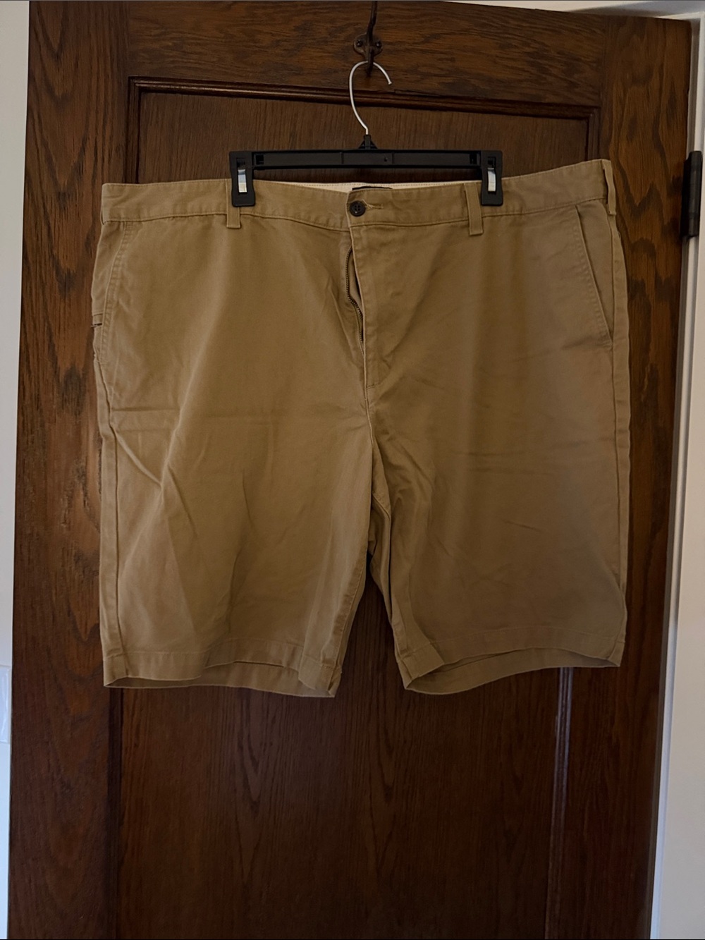 Dockers Men's Flat-Front Chino Shorts in Khaki 44w